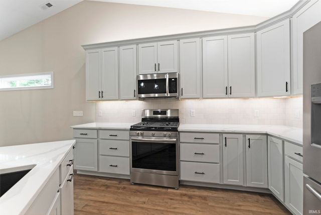 8267 Caverango Boulevard, Fort Wayne, IN 46815