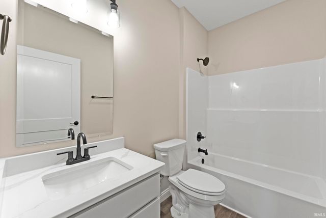 8267 Caverango Boulevard, Fort Wayne, IN 46815