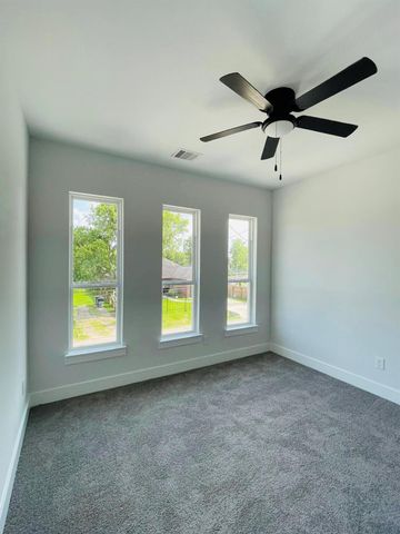 8123 Saint Louis Street, Houston, TX 77028