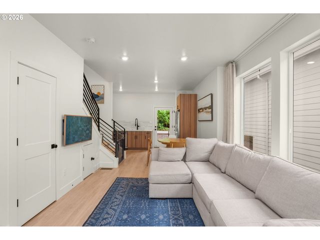 11117 Sw 43RD Ave, Portland, OR 97219