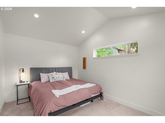 11117 Sw 43RD Ave, Portland, OR 97219