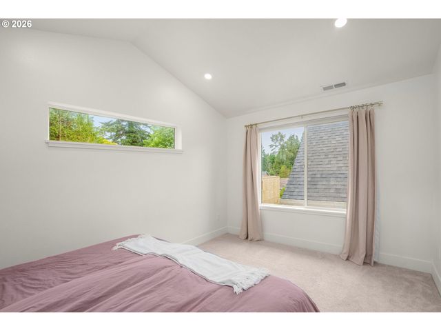 11117 Sw 43RD Ave, Portland, OR 97219