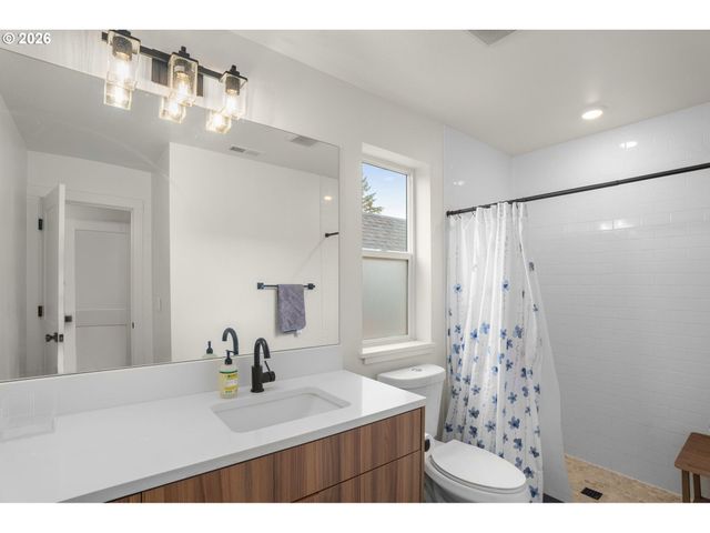11117 Sw 43RD Ave, Portland, OR 97219