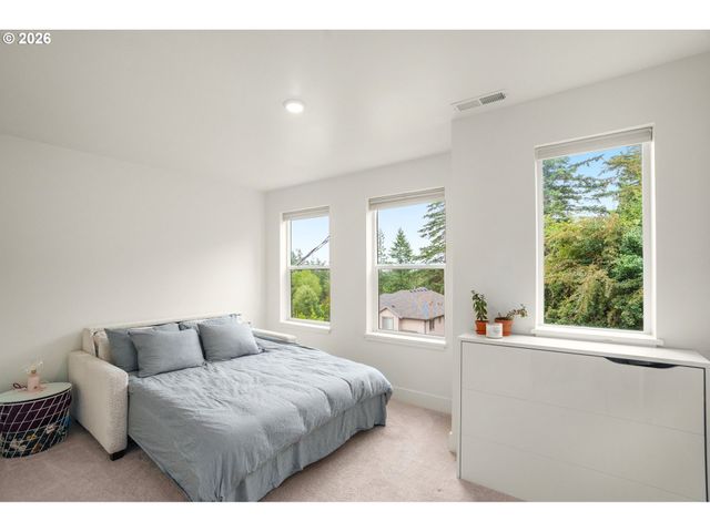 11117 Sw 43RD Ave, Portland, OR 97219