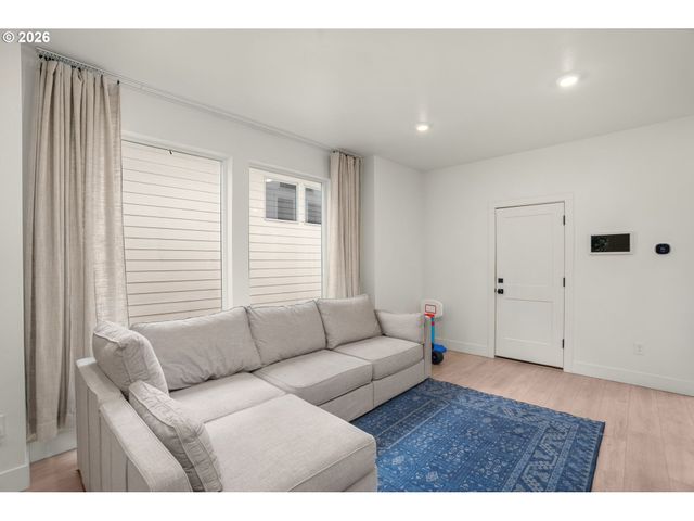 11117 Sw 43RD Ave, Portland, OR 97219