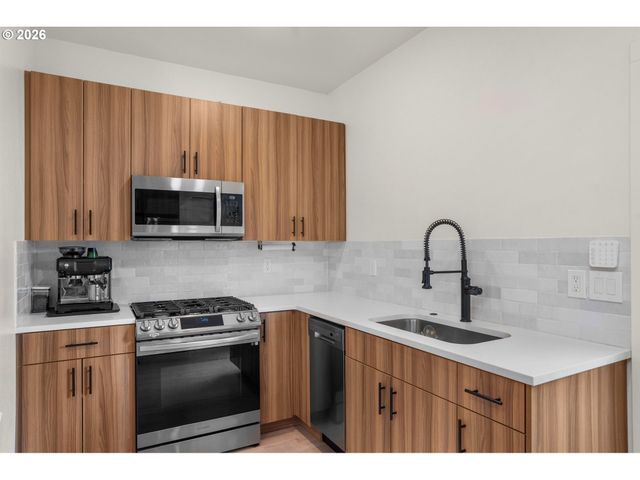 11117 Sw 43RD Ave, Portland, OR 97219