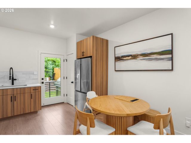 11117 Sw 43RD Ave, Portland, OR 97219