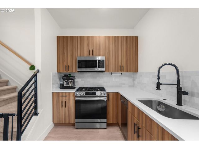 11117 Sw 43RD Ave, Portland, OR 97219