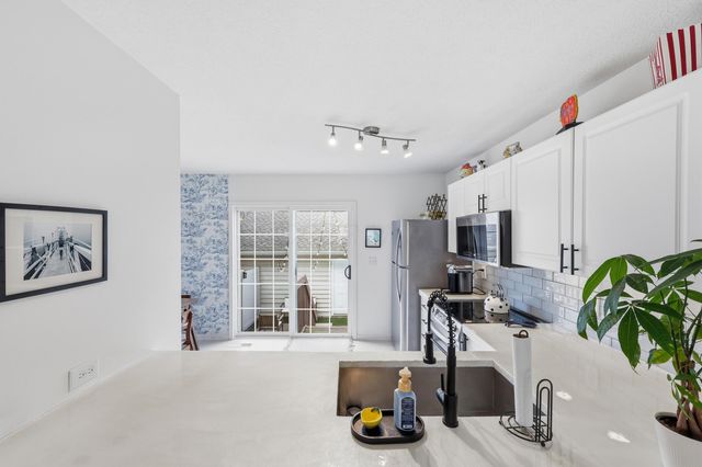 7276 Colonial Affair Drive, 11, New Albany, OH 43054