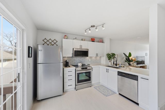 7276 Colonial Affair Drive, 11, New Albany, OH 43054