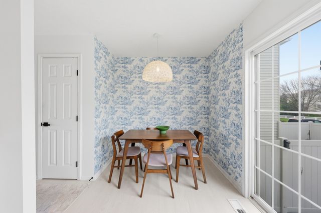 7276 Colonial Affair Drive, 11, New Albany, OH 43054