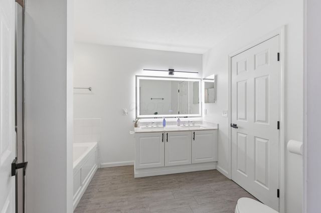 7276 Colonial Affair Drive, 11, New Albany, OH 43054