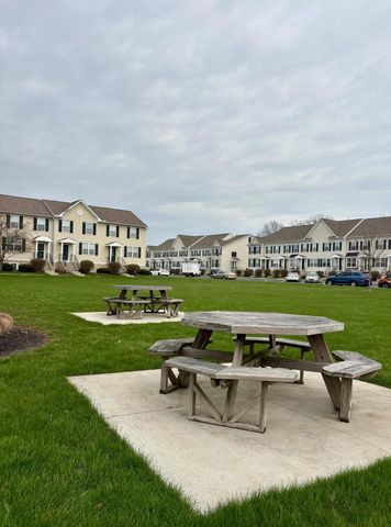 7276 Colonial Affair Drive, 11, New Albany, OH 43054