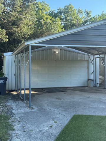 995 School House Road, Forestburg, TX 76239