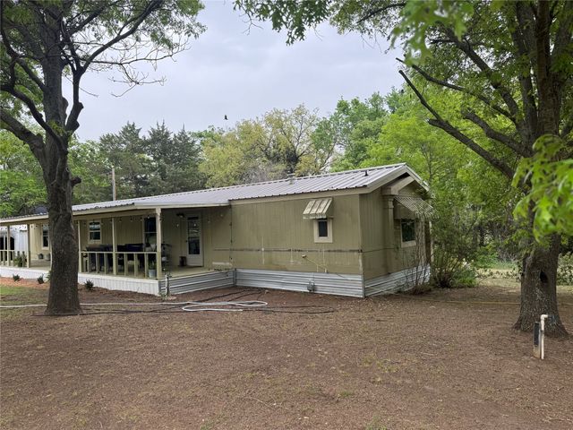 995 School House Road, Forestburg, TX 76239