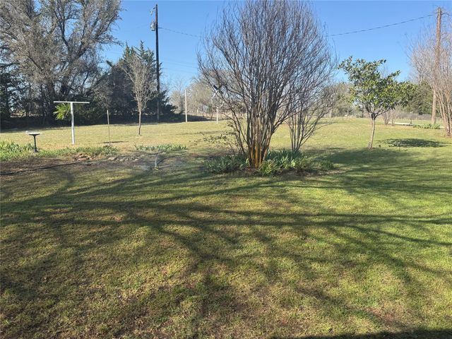 995 School House Road, Forestburg, TX 76239