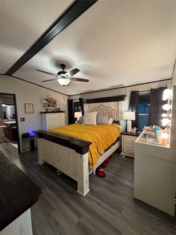 995 School House Road, Forestburg, TX 76239