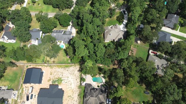 2404 Chantilly Lane, Conroe, TX 77384