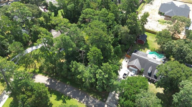 2404 Chantilly Lane, Conroe, TX 77384