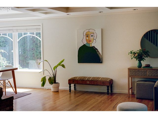 9050 Sw CAPITOL Hwy, Portland, OR 97219