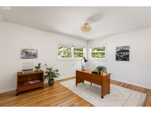 9050 Sw CAPITOL Hwy, Portland, OR 97219