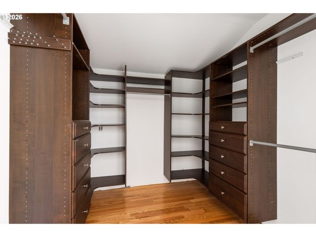 9050 Sw CAPITOL Hwy, Portland, OR 97219