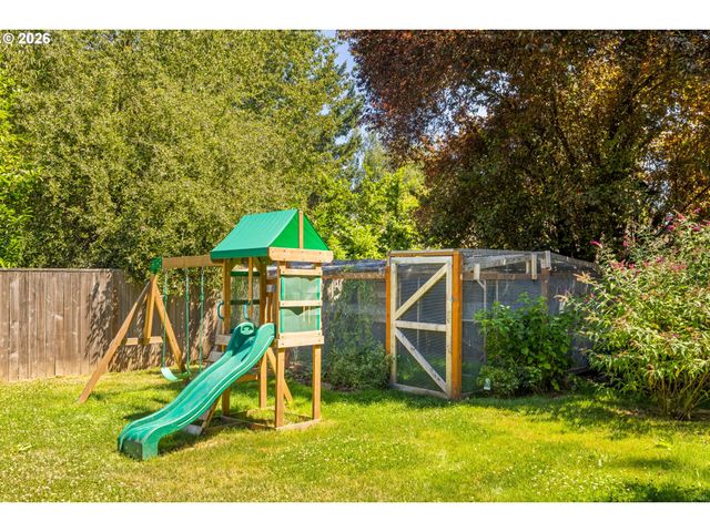 9050 Sw CAPITOL Hwy, Portland, OR 97219