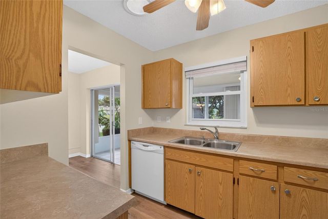 2202 HORSHAM PLACE, Sun City Center, FL 33573