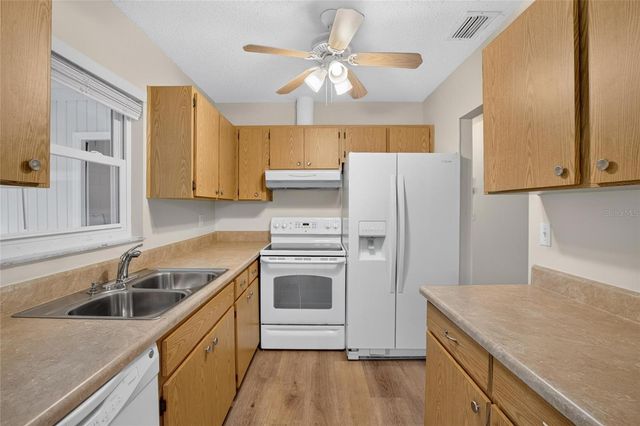 2202 HORSHAM PLACE, Sun City Center, FL 33573