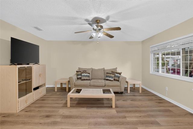 2202 HORSHAM PLACE, Sun City Center, FL 33573