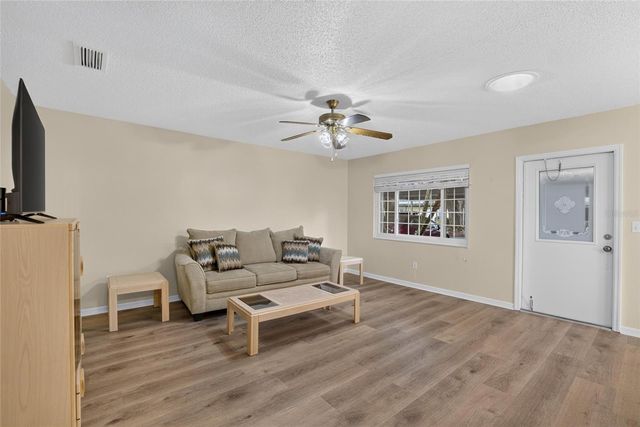 2202 HORSHAM PLACE, Sun City Center, FL 33573