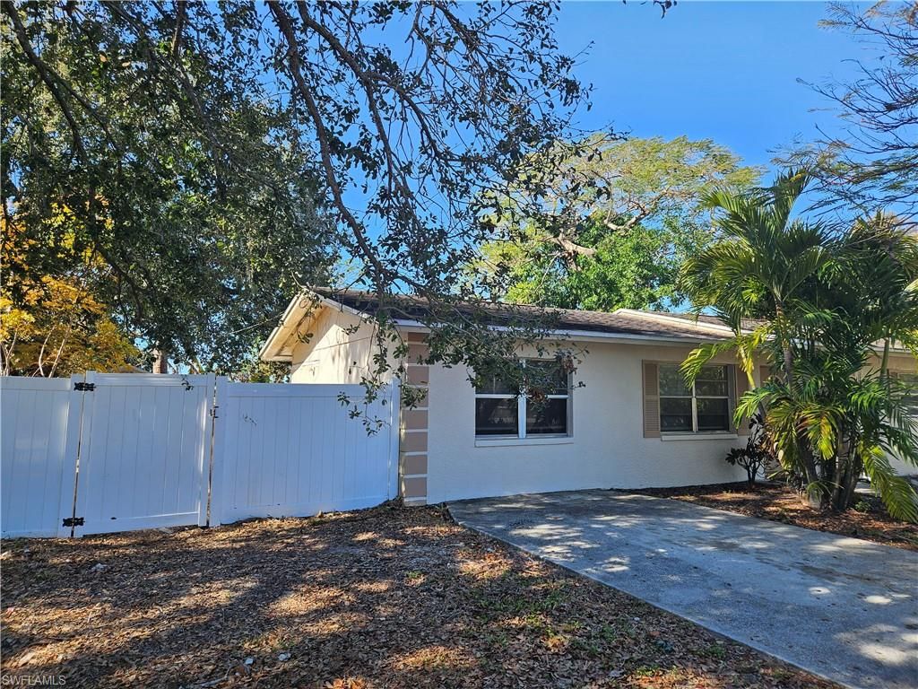 1199 Gramac DR, NORTH FORT MYERS, FL 33917 — photo 4