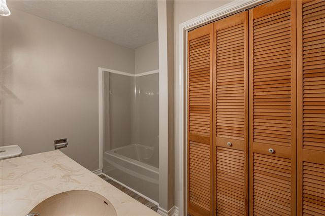 610 Normal Park Drive A, Huntsville, TX 77320