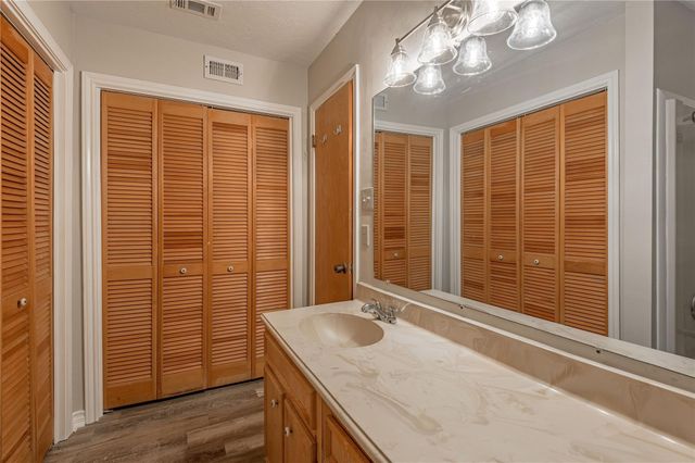 610 Normal Park Drive A, Huntsville, TX 77320
