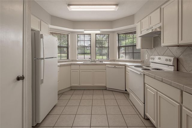 610 Normal Park Drive A, Huntsville, TX 77320