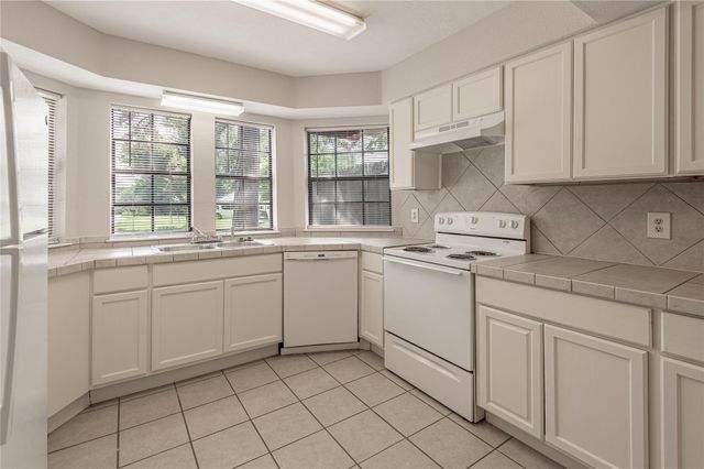 610 Normal Park Drive A, Huntsville, TX 77320