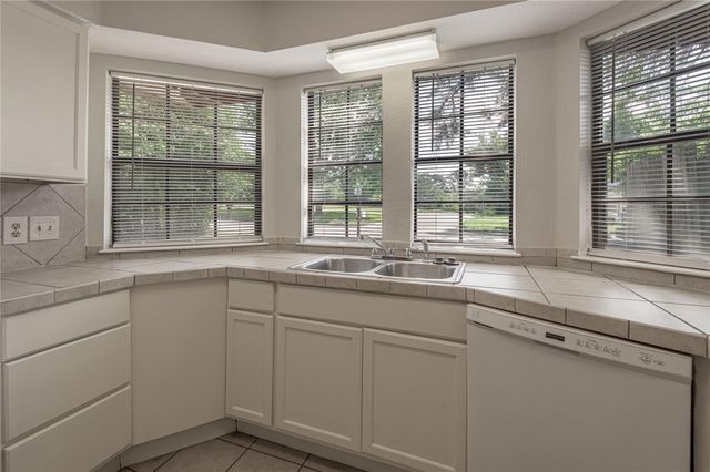 610 Normal Park Drive A, Huntsville, TX 77320