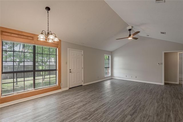610 Normal Park Drive A, Huntsville, TX 77320