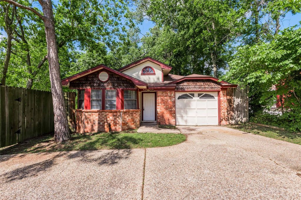 610 Normal Park Drive A, Huntsville, TX 77320