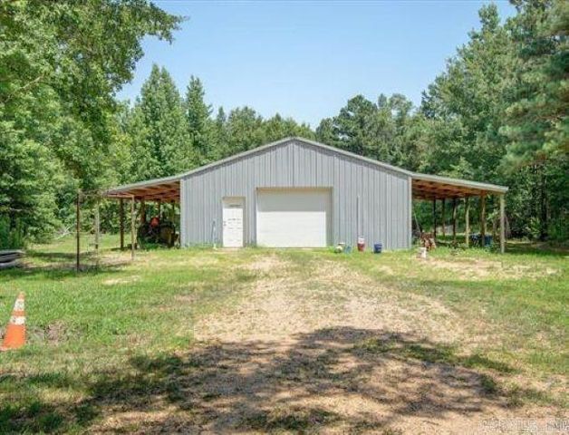 97 Acorn Hollow Lane, Pine Bluff, AR 71603