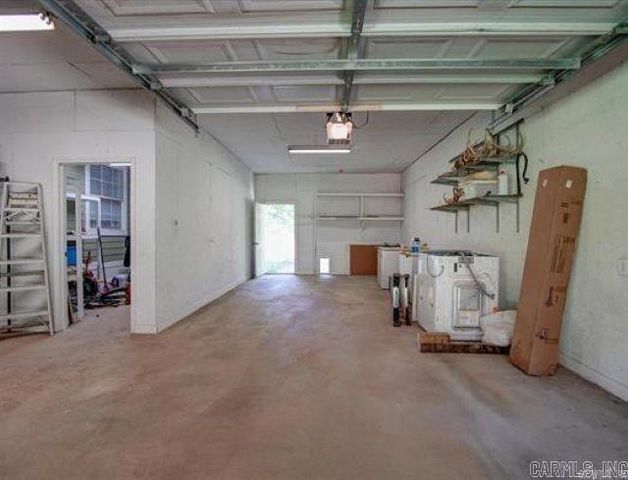 97 Acorn Hollow Lane, Pine Bluff, AR 71603