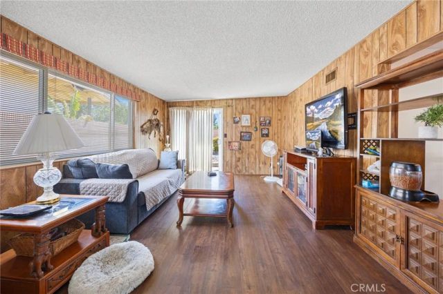 1400 Teakwood, Hemet, CA 92543