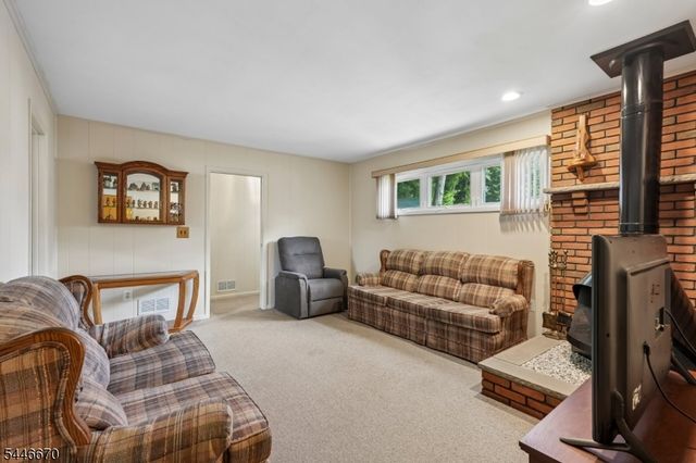 80 Ridge Rd, Cedar Grove Twp., NJ 07009