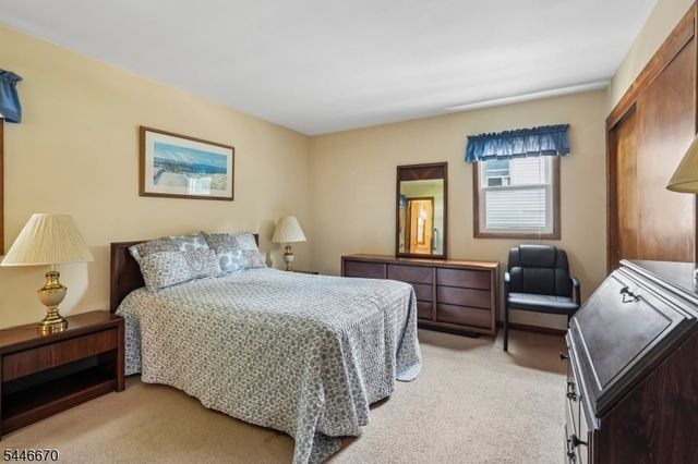 80 Ridge Rd, Cedar Grove Twp., NJ 07009