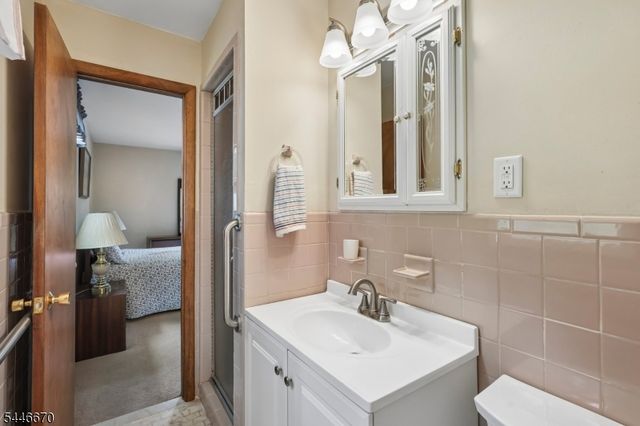 80 Ridge Rd, Cedar Grove Twp., NJ 07009
