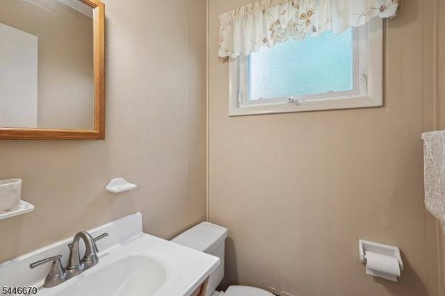 80 Ridge Rd, Cedar Grove Twp., NJ 07009