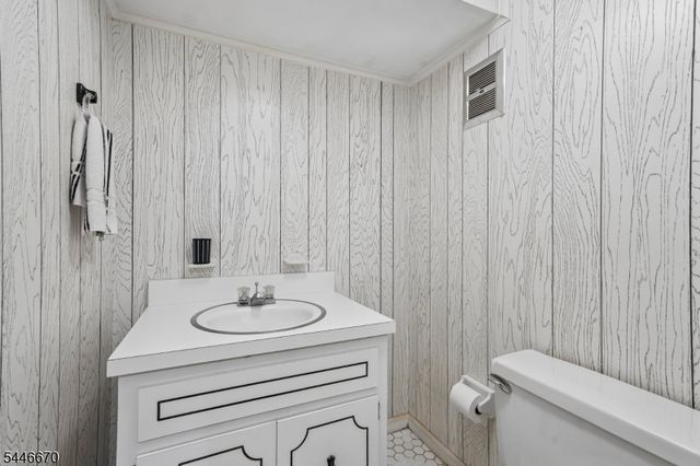 80 Ridge Rd, Cedar Grove Twp., NJ 07009