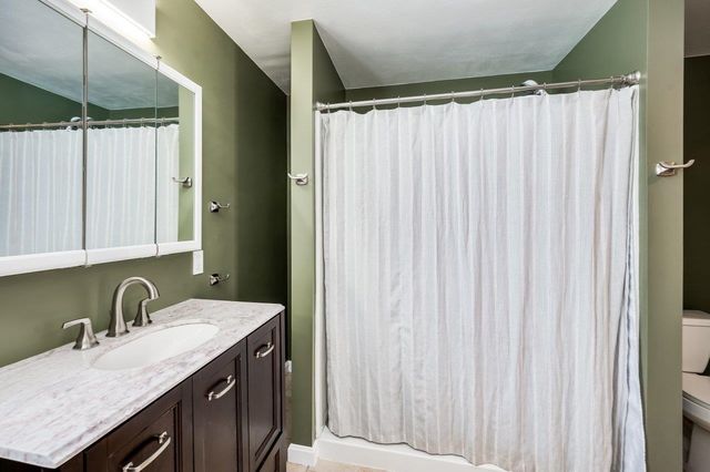 139 Michigan Avenue, Manchester, NH 03104