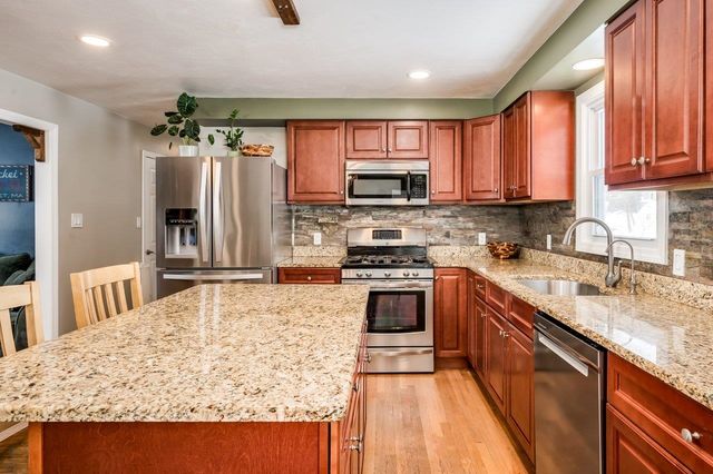 139 Michigan Avenue, Manchester, NH 03104