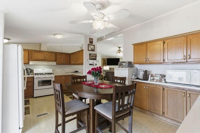 30 Hidden Bluff Road, Blue Eye, MO 65611